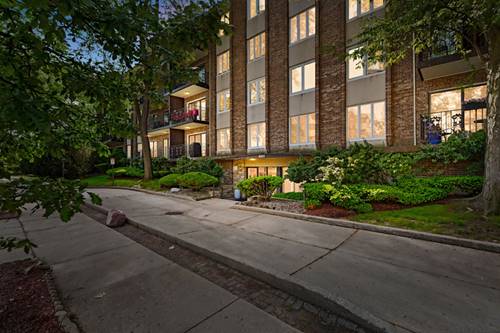 5501 Lincoln Unit 404, Morton Grove, IL 60053