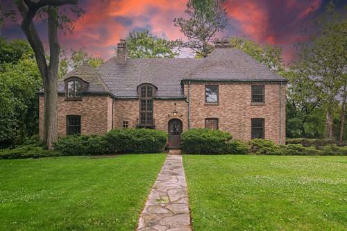 102 Pine, Barrington, IL 60010