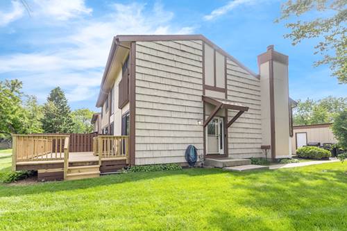 563 N Woodfield, Roselle, IL 60172