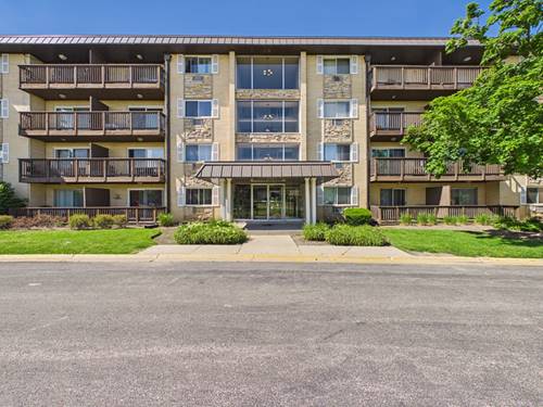 2222 S Goebbert Unit 358, Arlington Heights, IL 60005