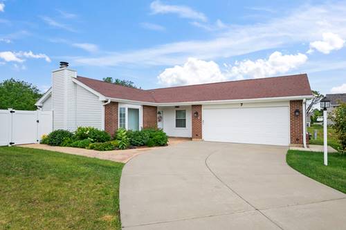 7 Greystone, Streamwood, IL 60107