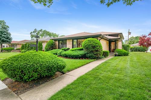 8446 Avers, Skokie, IL 60076