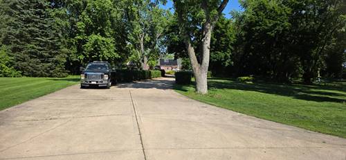 1N521 Mac Queen, West Chicago, IL 60185