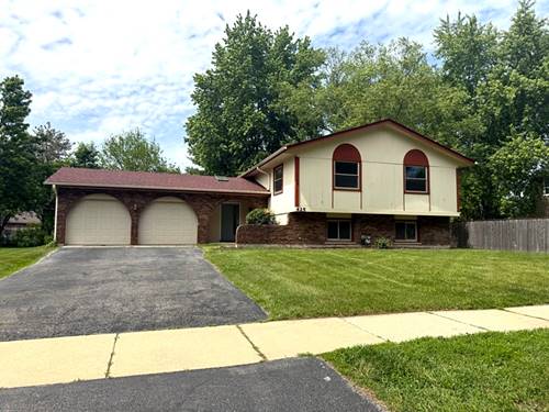 425 Carriage Hill, Naperville, IL 60565