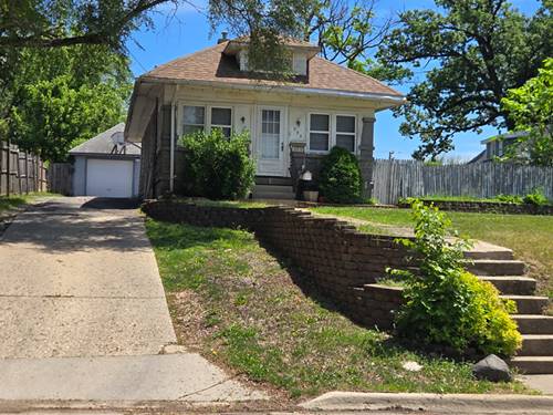 953 Elizabeth, Elgin, IL 60120