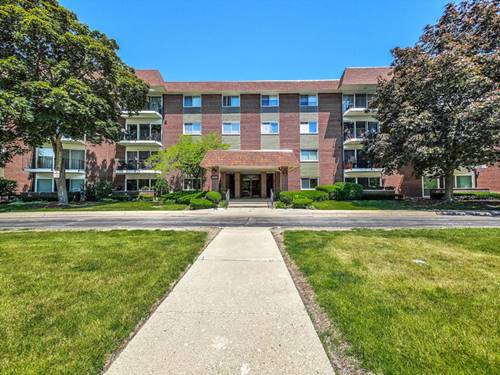1025 S Fernandez Unit S-1, Arlington Heights, IL 60005