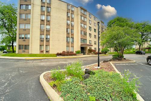 9740 S Pulaski Unit 105, Oak Lawn, IL 60453