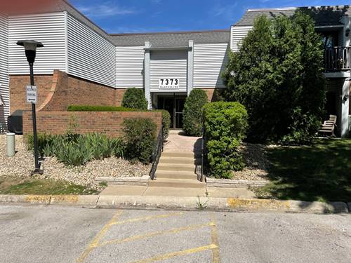 7373 Blackburn Unit 104, Downers Grove, IL 60516