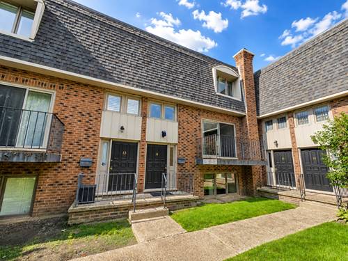 1111 S Waukegan Unit 14, Lake Forest, IL 60045