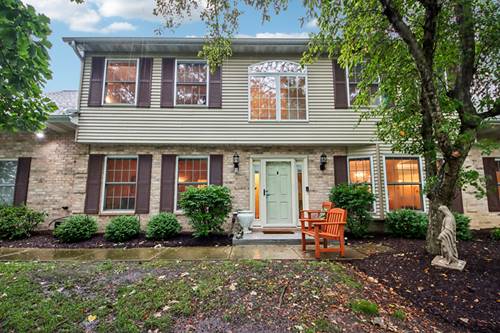 1544 Laurel Oaks, Streamwood, IL 60107
