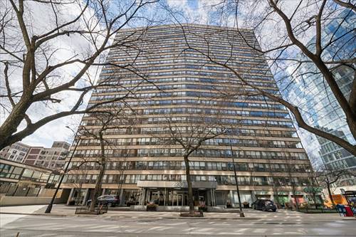 2930 N Sheridan Unit 1009, Chicago, IL 60657