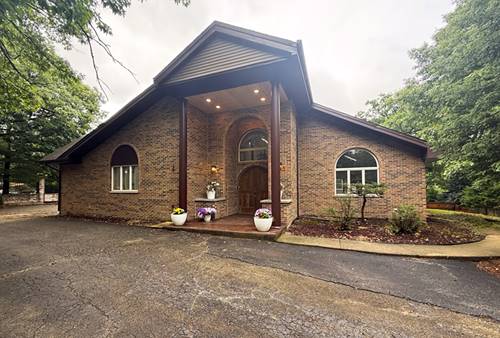 8951 W 99th, Palos Hills, IL 60465