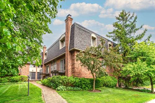 1111 S Waukegan Unit 4, Lake Forest, IL 60045