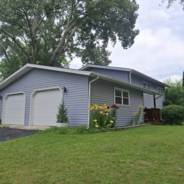 700 Larkdale Row, Wauconda, IL 60084