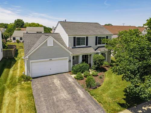 1371 E Braymore, Naperville, IL 60564