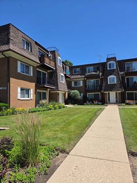 1907 W Golf Unit 1B, Mount Prospect, IL 60056