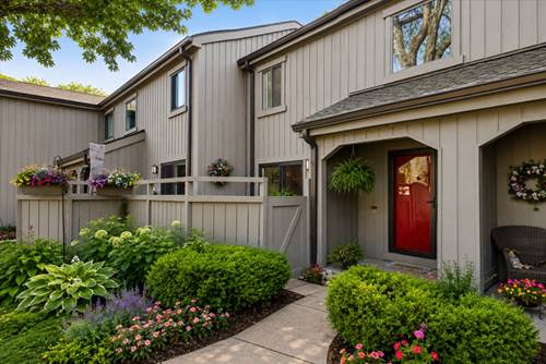 404 Shoreline Unit 298, Lake Barrington, IL 60010