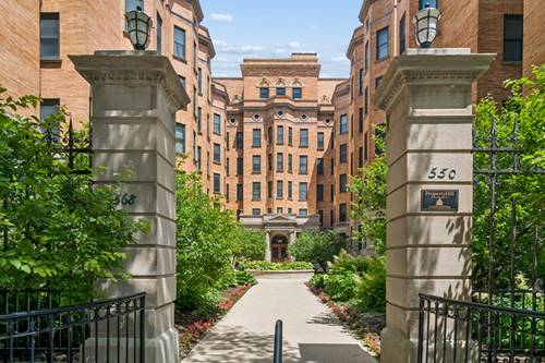 550 W Surf Unit 609, Chicago, IL 60657