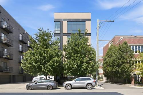 650 N Green Unit 4, Chicago, IL 60642