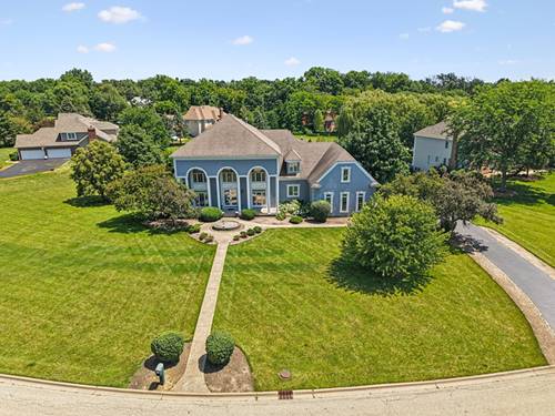 6605 Oakwood Manor, Crystal Lake, IL 60012