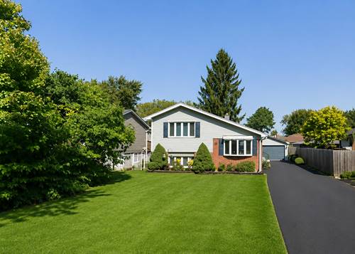 524 Redwing, Round Lake Beach, IL 60073
