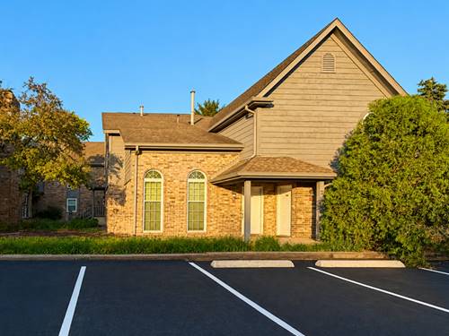 35 Foxcroft Unit 107, Naperville, IL 60565