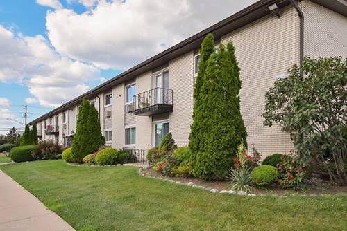 8999 Kennedy Unit 2C, Des Plaines, IL 60016