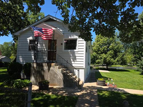 26418 N Willow, Mundelein, IL 60060