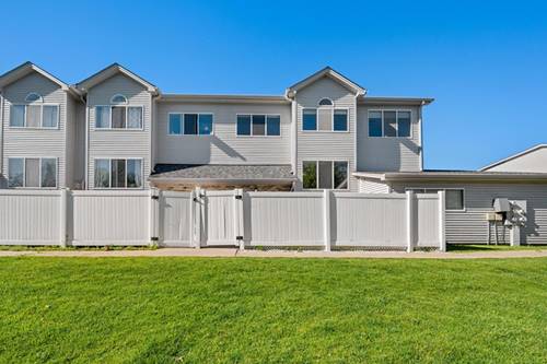 272 Park Ridge Unit A, Aurora, IL 60504