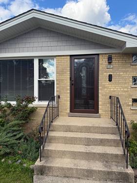 8003 Menard, Burbank, IL 60459
