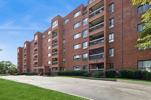 701 Forum Unit 108, Glenview, IL 60025