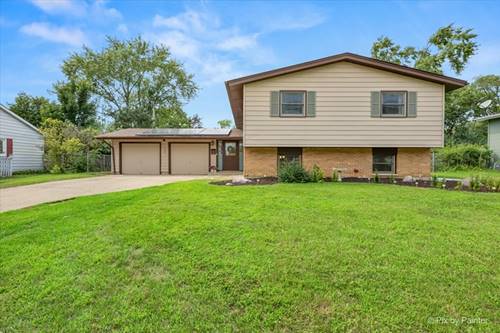 638 Sussex, Crystal Lake, IL 60014