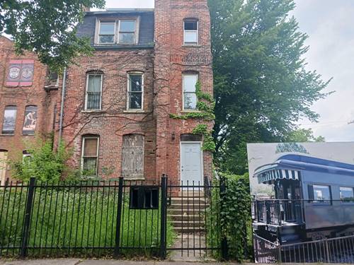10430 S Maryland, Chicago, IL 60628