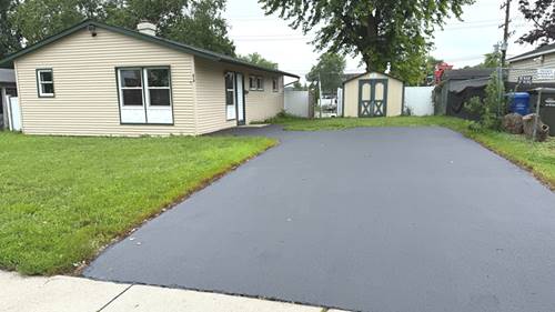 213 Butte, Carpentersville, IL 60110