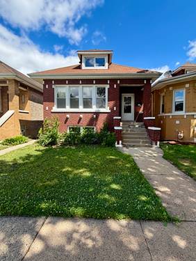 5216 W Melrose, Chicago, IL 60641