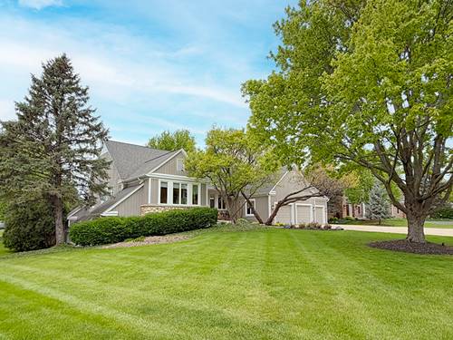 211 Ridge, Lake In The Hills, IL 60156