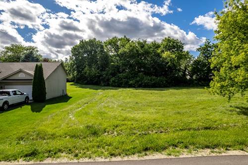 110 Heath Cliff, Poplar Grove, IL 61065