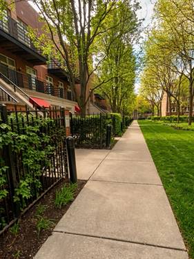 1033 E 46th Unit 406, Chicago, IL 60653