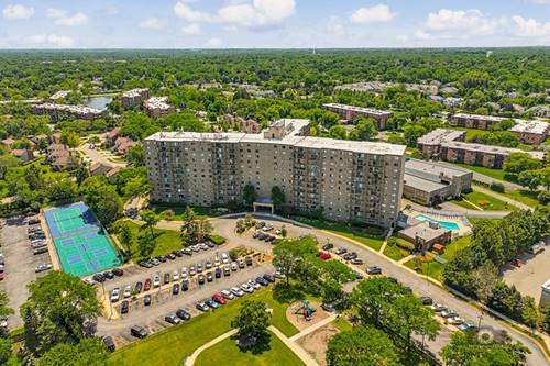 6340 Americana Unit 214, Willowbrook, IL 60527