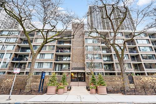 1555 N Sandburg Unit 517, Chicago, IL 60610