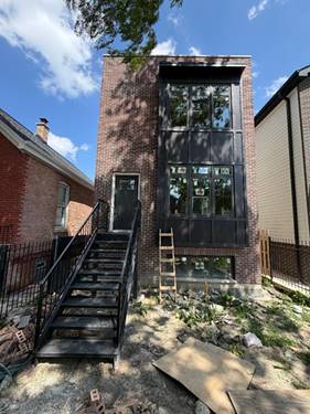 643 N Trumbull, Chicago, IL 60624