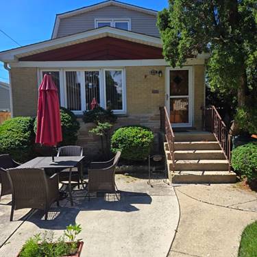 6213 W Newport, Chicago, IL 60634