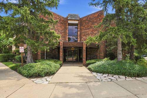925 Spring Hill Unit 212, Northbrook, IL 60062