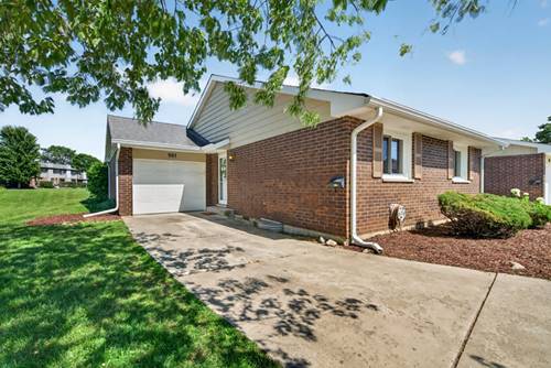 881 Heatherbrook, Wheaton, IL 60189