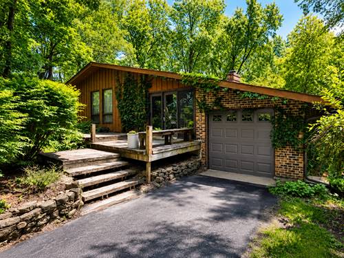 3N353 Pine Hills, St. Charles, IL 60175