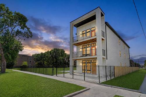 5302 S Prairie, Chicago, IL 60615