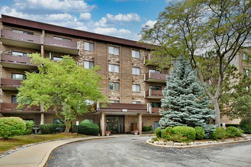 700 Wellington Unit 207, Elk Grove Village, IL 60007