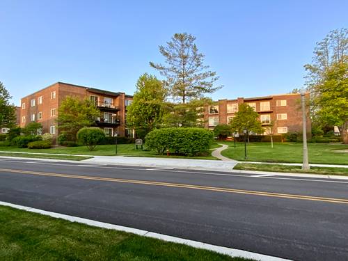 1290 N Western Unit 103, Lake Forest, IL 60045