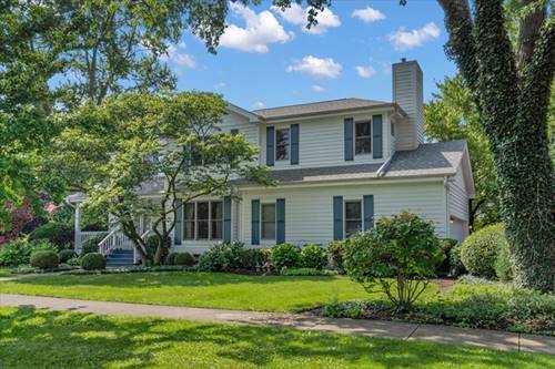 919 Roslyn, Glen Ellyn, IL 60137