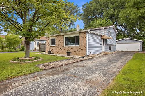 122 Hickory, Mundelein, IL 60060